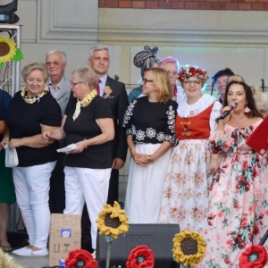 Zdjęcie przedstawia ogłoszenie wyników w konkursie Gyburstag Kołoca zorganizowany przez Stowarzyszenie Wrazidlok