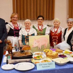 Powiatowy konkurs Potraw Regionalnych w Tąpkowicach - KGW Nakło Śląskie oraz Wójt Gminy Świerklaniec