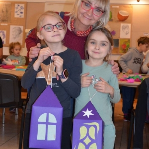 Uczestnicy Rodzinnych Warsztatów Lampionowych 