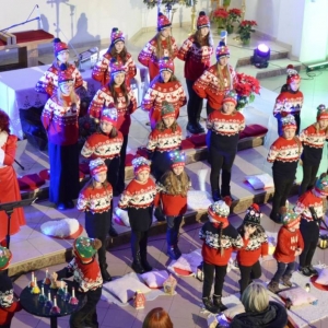 Koncert Noworoczny w wykonaniu Bernadety Kowalskiej i Przyjaciół w kościele parafialnym w Świerklańcu 1 stycznia 2024 roku