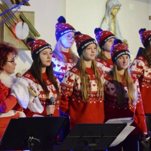 Koncert Noworoczny w wykonaniu Bernadety Kowalskiej i Przyjaciół w kościele parafialnym w Świerklańcu 1 stycznia 2024 roku