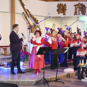 Koncert Noworoczny w wykonaniu Bernadety Kowalskiej i Przyjaciół w kościele parafialnym w Świerklańcu 1 stycznia 2024 roku