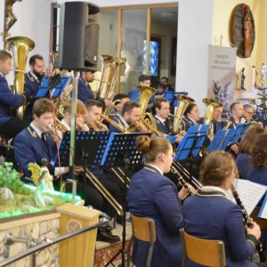 Koncert Noworoczny w wykonaniu Tarnogórskiej Orkiestry Dętej w kościele parafialnym w Orzechu 6 stycznia 2024 roku