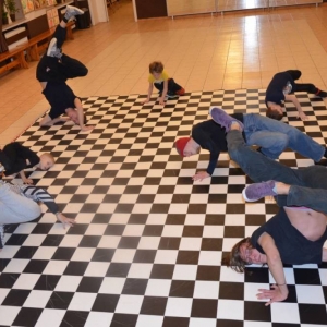 Lekcje tańca breakdance. 