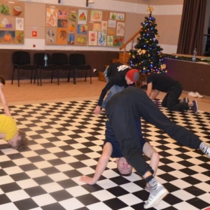 Lekcje tańca breakdance. 