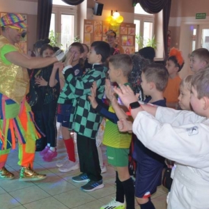 Na zakończenie I turnusu zimowiska 2024 odbył się bal przebierańców