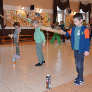 Eko warsztaty w GOKu: prelekcja z ekodoradcą, konkurencje, wykonanie drzewa z odpadów makulaturowych
