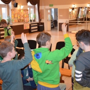 Eko warsztaty w GOKu: prelekcja z ekodoradcą, konkurencje, wykonanie drzewa z odpadów makulaturowych
