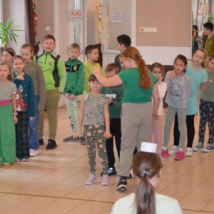 Eko warsztaty w GOKu: prelekcja z ekodoradcą, konkurencje, wykonanie drzewa z odpadów makulaturowych