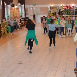 Eko warsztaty w GOKu: prelekcja z ekodoradcą, konkurencje, wykonanie drzewa z odpadów makulaturowych