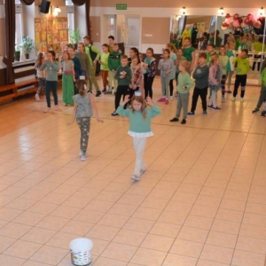 Eko warsztaty w GOKu: prelekcja z ekodoradcą, konkurencje, wykonanie drzewa z odpadów makulaturowych