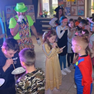 Na zakończenie II turnusu zimowiska 2024 odbył się bal przebierańców