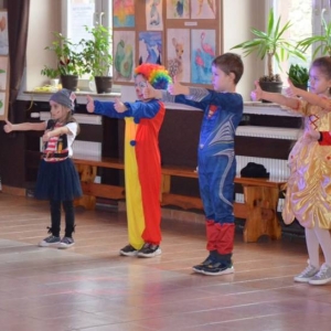 Na zakończenie II turnusu zimowiska 2024 odbył się bal przebierańców