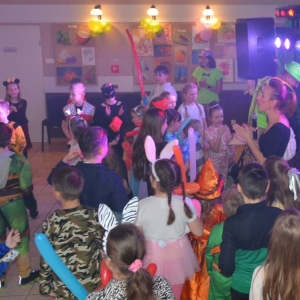 Na zakończenie II turnusu zimowiska 2024 odbył się bal przebierańców
