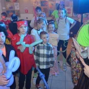 Na zakończenie II turnusu zimowiska 2024 odbył się bal przebierańców