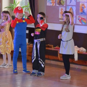 Na zakończenie II turnusu zimowiska 2024 odbył się bal przebierańców