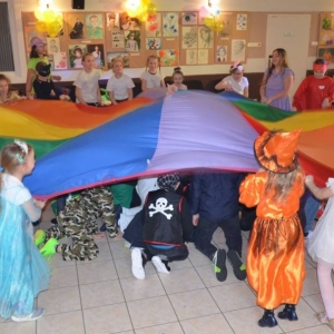 Na zakończenie II turnusu zimowiska 2024 odbył się bal przebierańców