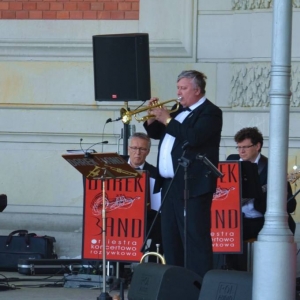 Koncert majówkowy który odbył się 1 maja w muszli koncertowej świerklanieckiego parku