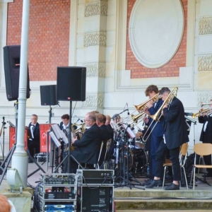 Koncert majówkowy który odbył się 1 maja w muszli koncertowej świerklanieckiego parku