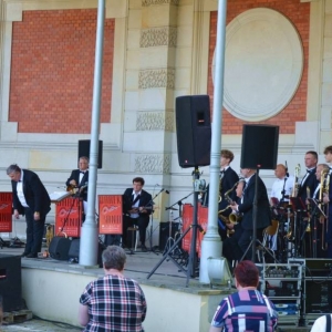 Koncert majówkowy który odbył się 1 maja w muszli koncertowej świerklanieckiego parku
