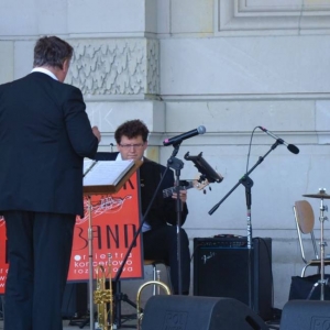 Koncert majówkowy który odbył się 1 maja w muszli koncertowej świerklanieckiego parku