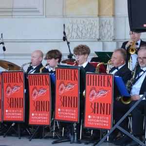 Koncert majówkowy który odbył się 1 maja w muszli koncertowej świerklanieckiego parku
