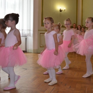 Występ artystyczny Baletnic podczas Dnia Dziecka