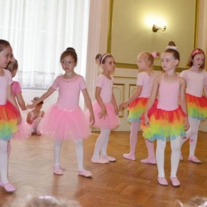 Występ artystyczny Baletnic podczas Dnia Dziecka