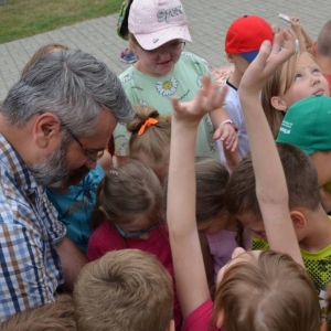 Dzień sportu i zabaw na boisku sportowym w Nakle Śląskim