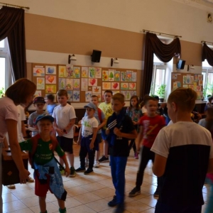 Ostatni dzień II turnusu półkolonii to dzień sportu i wspólnych zabaw przy boisku sportowym w Nakle Śl.