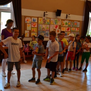 Ostatni dzień II turnusu półkolonii to dzień sportu i wspólnych zabaw przy boisku sportowym w Nakle Śl.