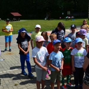 Ostatni dzień II turnusu półkolonii to dzień sportu i wspólnych zabaw przy boisku sportowym w Nakle Śl.