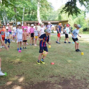 Ostatni dzień półkolonii. Dzień sportu w świerklanieckim parku oraz gier i zabaw na nowo otwartym placu zabaw