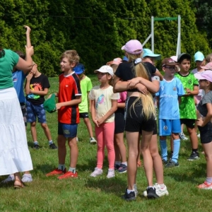 Ostatni dzień półkolonii turnus IV spędzony na boisku sportowym Orzeł w Nakle Śląskim