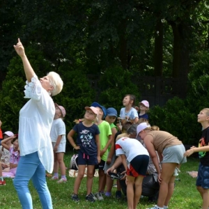 Ostatni dzień półkolonii turnus IV spędzony na boisku sportowym Orzeł w Nakle Śląskim