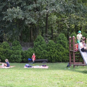Ostatni dzień półkolonii turnus IV spędzony na boisku sportowym Orzeł w Nakle Śląskim
