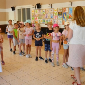 Ostatni dzień półkolonii turnus IV spędzony na boisku sportowym Orzeł w Nakle Śląskim