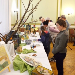 Wernisaż wystawy prac rysunku, malarstwa, fotografii, witrażu oraz mozaiki witrażowej wykonanych w Gminnym Ośrodku Kultury w Świerklańcu