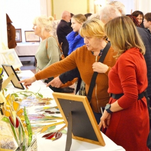 Wernisaż wystawy prac rysunku, malarstwa, fotografii, witrażu oraz mozaiki witrażowej wykonanych w Gminnym Ośrodku Kultury w Świerklańcu