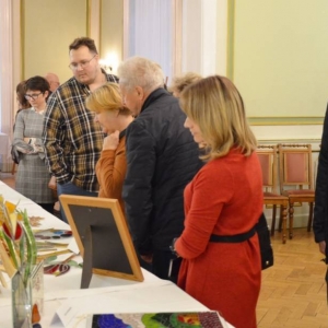 Wernisaż wystawy prac rysunku, malarstwa, fotografii, witrażu oraz mozaiki witrażowej wykonanych w Gminnym Ośrodku Kultury w Świerklańcu