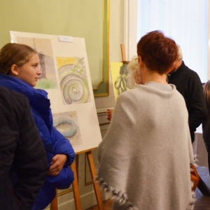 Wernisaż wystawy prac rysunku, malarstwa, fotografii, witrażu oraz mozaiki witrażowej wykonanych w Gminnym Ośrodku Kultury w ŚwierklańcuPlakat 