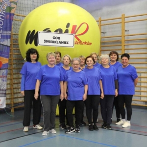 Uczestniczki reprezentujące GOK Świerklaniec podczas VIII Sportowej Olimpady dla Seniorów