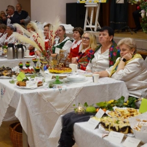 Uczestnicy konkursu Powiatowego Konkursu Potraw Regionalnych w Tąpkowicach 