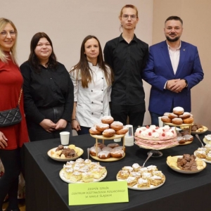 Uczestnicy konkursu Powiatowego Konkursu Potraw Regionalnych w Tąpkowicach 