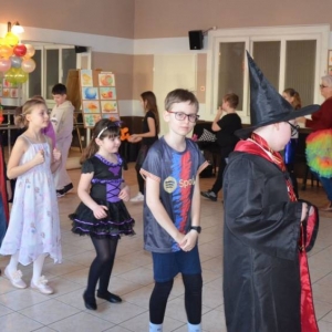 V dzień zimowiska. Bal przebierańców. Zabawa karnawałowa w GOKu.