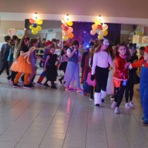 V dzień zimowiska. Bal przebierańców. Zabawa karnawałowa w GOKu.