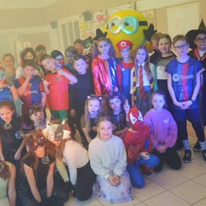 V dzień zimowiska. Bal przebierańców. Zabawa karnawałowa w GOKu.