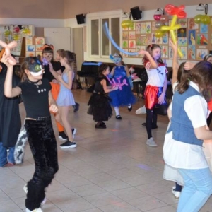 V dzień zimowiska. Bal przebierańców. Zabawa karnawałowa w GOKu.