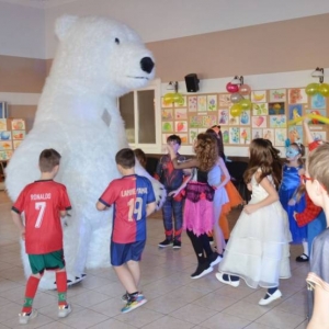 V dzień zimowiska. Bal przebierańców. Zabawa karnawałowa w GOKu.