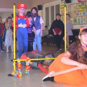 V dzień zimowiska. Bal przebierańców. Zabawa karnawałowa w GOKu.